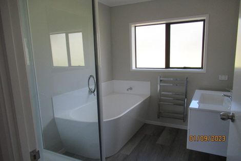 Photo of property in 10 Ebony Place, Massey, Auckland, 0614