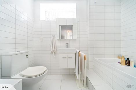 Photo of property in 8u6b Lipman Street, Mount Victoria, Wellington, 6011