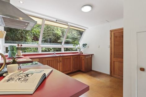 Photo of property in 34 Wood Bay Road, Titirangi, Auckland, 0604