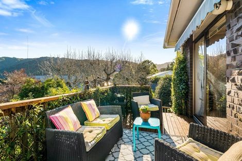 Photo of property in 21f1- Roband Crescent, Brown Owl, Upper Hutt, 5018