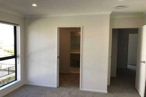 Photo of property in 27 Matairangi Avenue, Totara Heights, Auckland, 2105