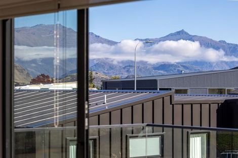 Photo of property in 60 Kirimoko Crescent, Wanaka, 9305