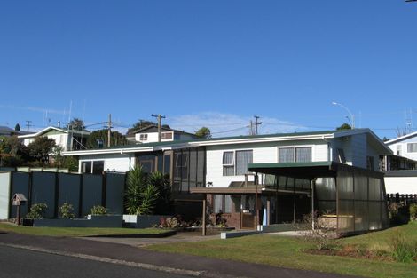 Photo of property in 1 Hamblyn Crescent, Nawton, Hamilton, 3200