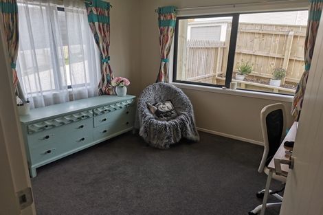 Photo of property in 40 Melksham Drive, Churton Park, Wellington, 6037