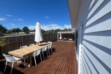 Photo of property in 13a Heta Road, Highlands Park, New Plymouth, 4312
