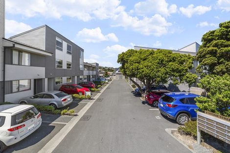Photo of property in 2u7 Stone Street, Miramar, Wellington, 6022