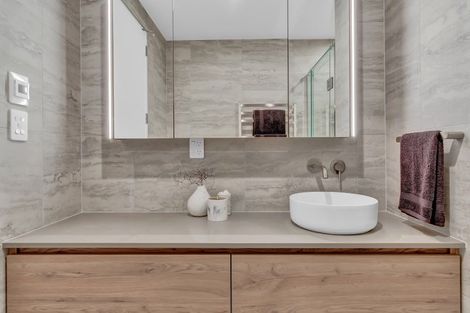 Photo of property in 3/90 Picasso Drive, West Harbour, Auckland, 0618
