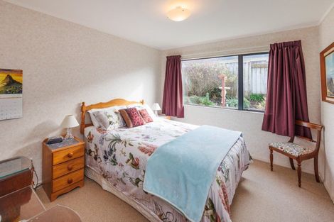 Photo of property in 6 Jordan Way, Kelvin Grove, Palmerston North, 4414