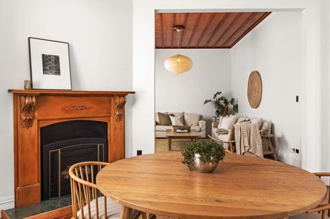 Photo of property in 27 Napier Terrace, Hospital Hill, Napier, 4110