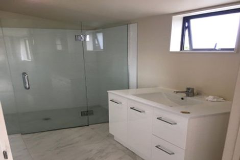 Photo of property in 2b Braemar Road, Castor Bay, Auckland, 0620