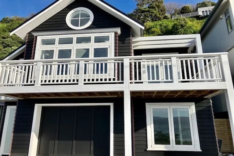 Photo of property in 129 Marine Parade, Seatoun, Wellington, 6022