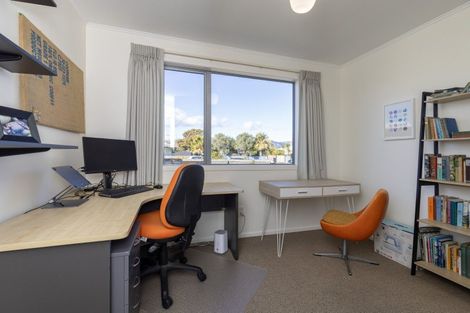 Photo of property in 11 Hadfield Place, Paraparaumu Beach, Paraparaumu, 5032