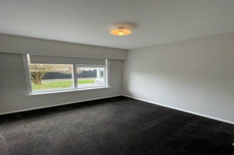 Photo of property in 32 Tintern Avenue, Avonhead, Christchurch, 8042