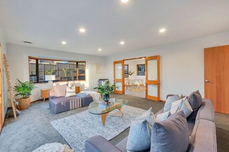 Photo of property in 86 Seaview Road, Glenfield, Auckland, 0629