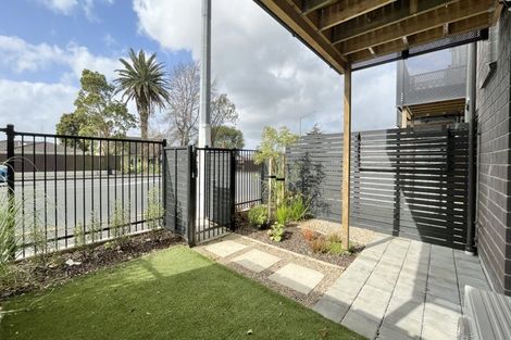 Photo of property in 7/1 Fruitvale Road, New Lynn, Auckland, 0600