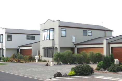 Photo of property in 43 Vinograd Drive, Te Atatu Peninsula, Auckland, 0610