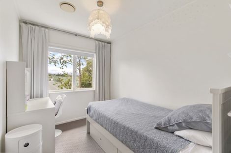 Photo of property in 8 Shanaway Rise, Hillcrest, Auckland, 0627