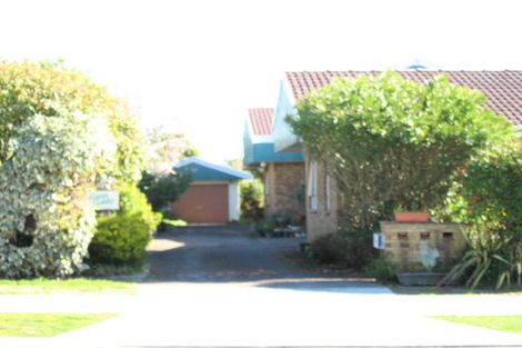 Photo of property in 2/6 Lindsay Street, Havelock North, 4130