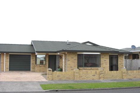 Photo of property in 2 Turakina Street, Merrilands, New Plymouth, 4312