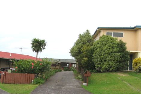 Photo of property in 9 Realm Place, Massey, Auckland, 0614