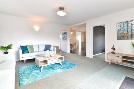 Photo of property in 73a Awaroa Road, Helensville, 0800