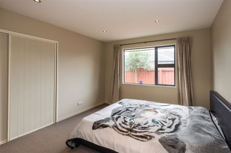 Photo of property in 25 Linkwater Way, Parklands, Christchurch, 8083