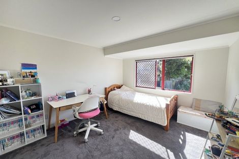 Photo of property in 14 St Thomas More Lane, Glenfield, Auckland, 0629