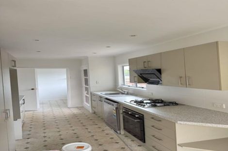 Photo of property in 25 Moor Avenue, Te Atatu Peninsula, Auckland, 0610