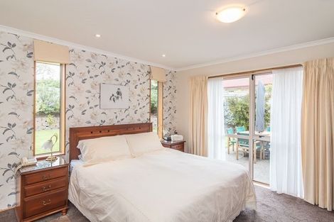 Photo of property in 15 Millennium Hill, Paraparaumu, 5032