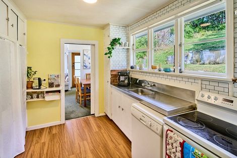 Photo of property in 19 Franklyn Road, Tawa, Wellington, 5028