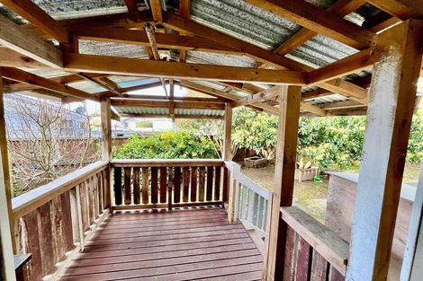 Photo of property in 8 John Walker Drive, Manurewa, Auckland, 2102