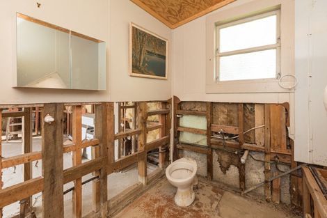 Photo of property in 15 Keppel Street, Porangahau, 4291