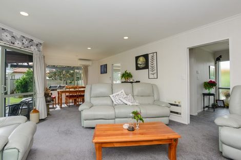 Photo of property in 12 Flemington Place, Taradale, Napier, 4112