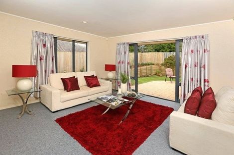 Photo of property in 106 Kingdale Road, Henderson, Auckland, 0610