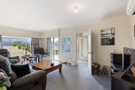 Photo of property in 333 Marine Parade, New Brighton, Christchurch, 8061