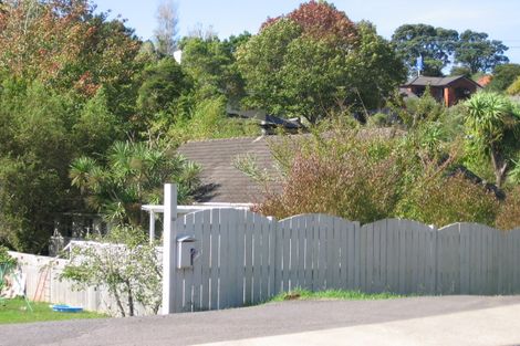 Photo of property in 28a Derwent Crescent, Titirangi, Auckland, 0604