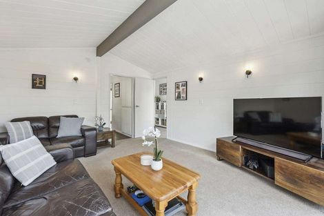 Photo of property in 27 Rotoiti Avenue, Pakuranga Heights, Auckland, 2010