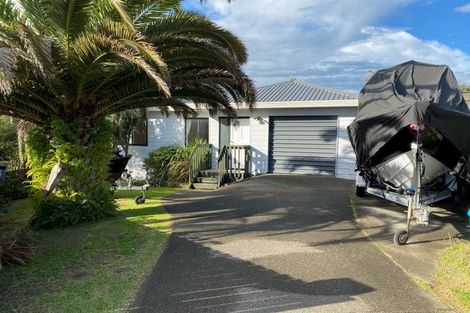 Photo of property in 26 Jean Place, Stanmore Bay, Whangaparaoa, 0932
