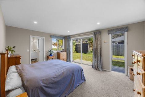 Photo of property in 4 Kingfisher Crescent, Albert Town, Wanaka, 9305
