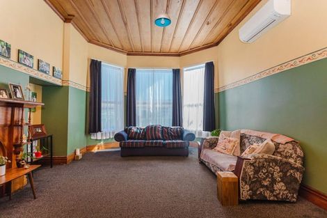 Photo of property in 44 Gordon Street, Dannevirke, 4930