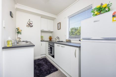 Photo of property in 3/144 Godley Road, Green Bay, Auckland, 0604