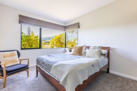 Photo of property in 30 Ferndale Drive, Waikanae, 5036