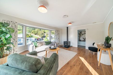 Photo of property in 18 Yarrow Place, Papakowhai, Porirua, 5024