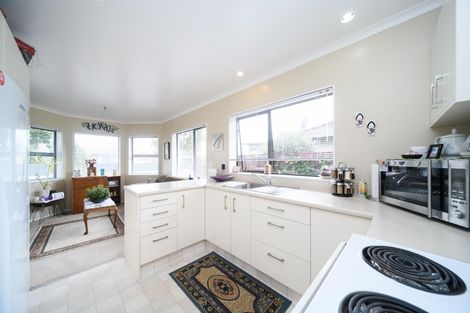 Photo of property in 2 Belvedere Crescent, Takaro, Palmerston North, 4412