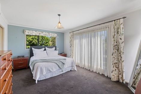 Photo of property in 7 Taylor Place, Merrilands, New Plymouth, 4312