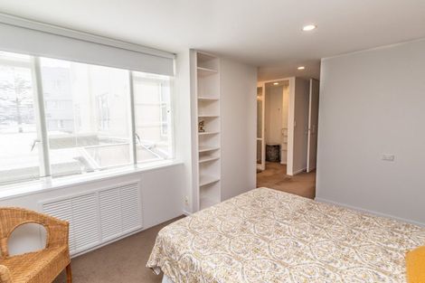 Photo of property in Wharenui Apartments, 274 Oriental Parade, Oriental Bay, Wellington, 6011