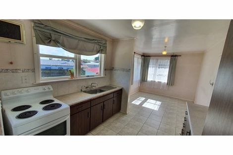 Photo of property in 62 Tawa Crescent, Manurewa, Auckland, 2102