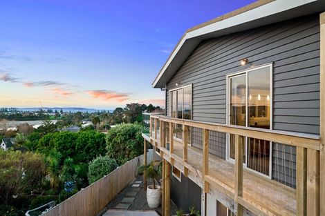 Photo of property in 2/17 Moffat Road, Red Beach, 0932