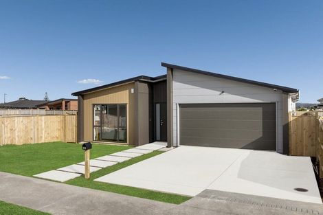 Photo of property in 35 Kaitiaki Drive, Clarks Beach, 2122