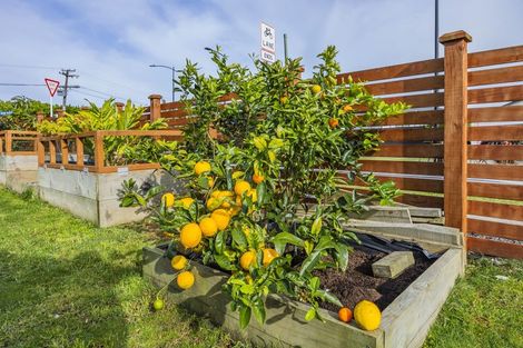 Photo of property in 83 Nobilo Road, Kumeu, 0810